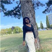 Etudiante qui enseigne les Sciences de la Vie